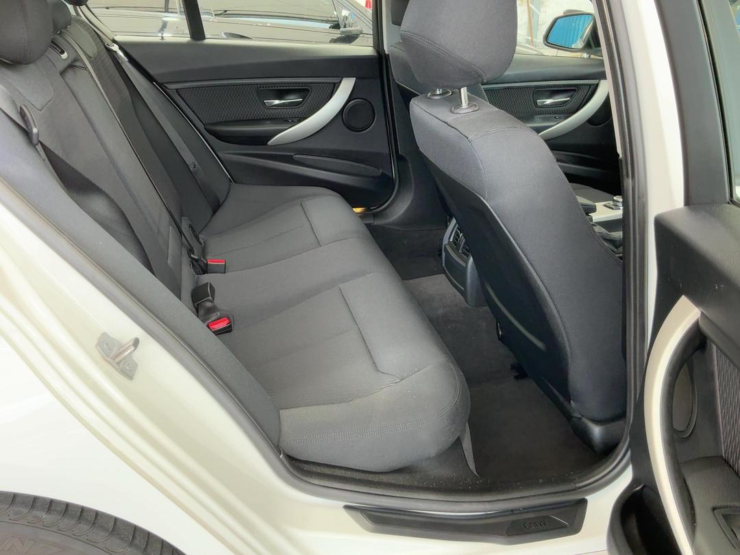 Photo '16' of BMW 3 Series 320I Photo '16' of BMW 3 Series 320I