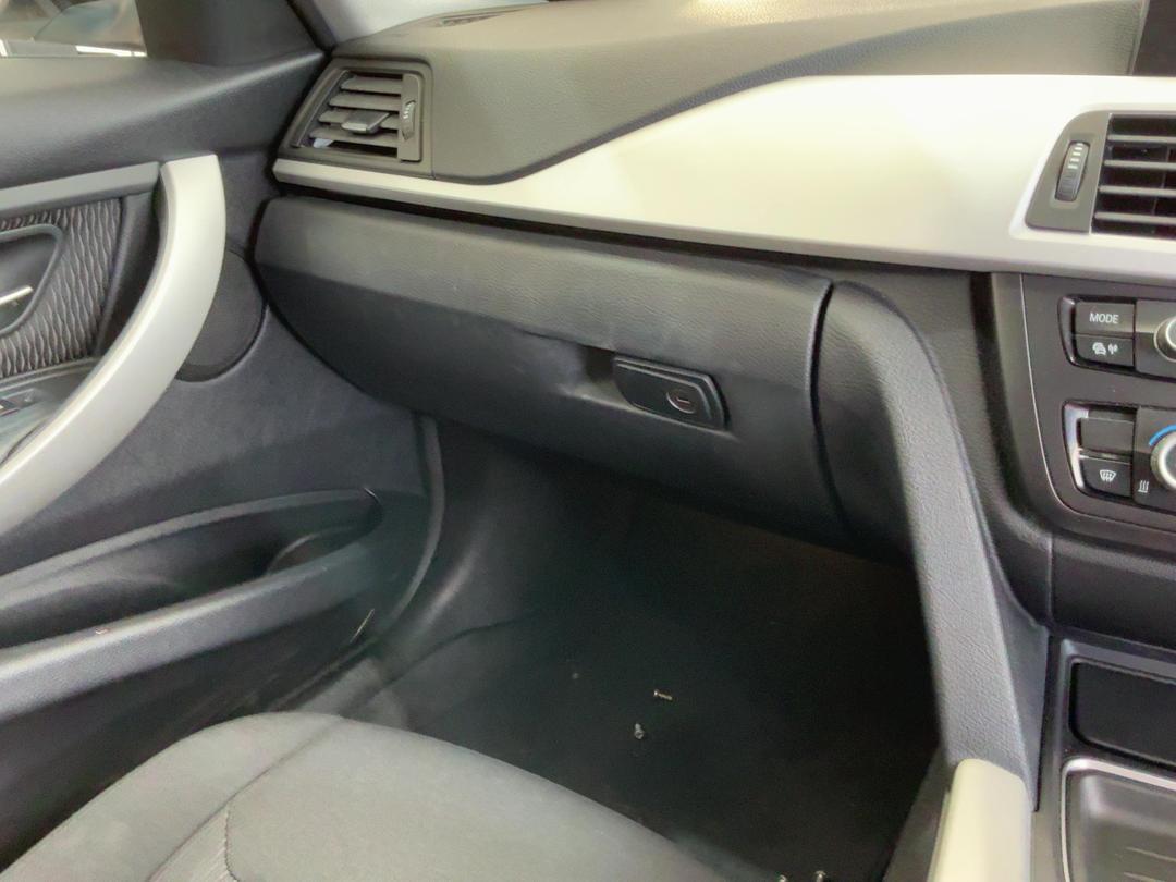 Photo '22' of BMW 3 Series 320I Photo '22' of BMW 3 Series 320I