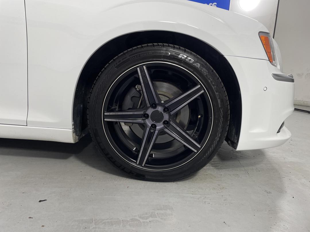 Photo '9' of Chrysler 300C