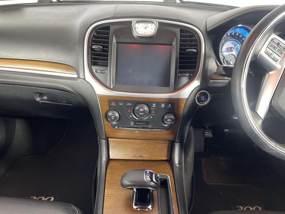 Photo '18' of Chrysler 300C