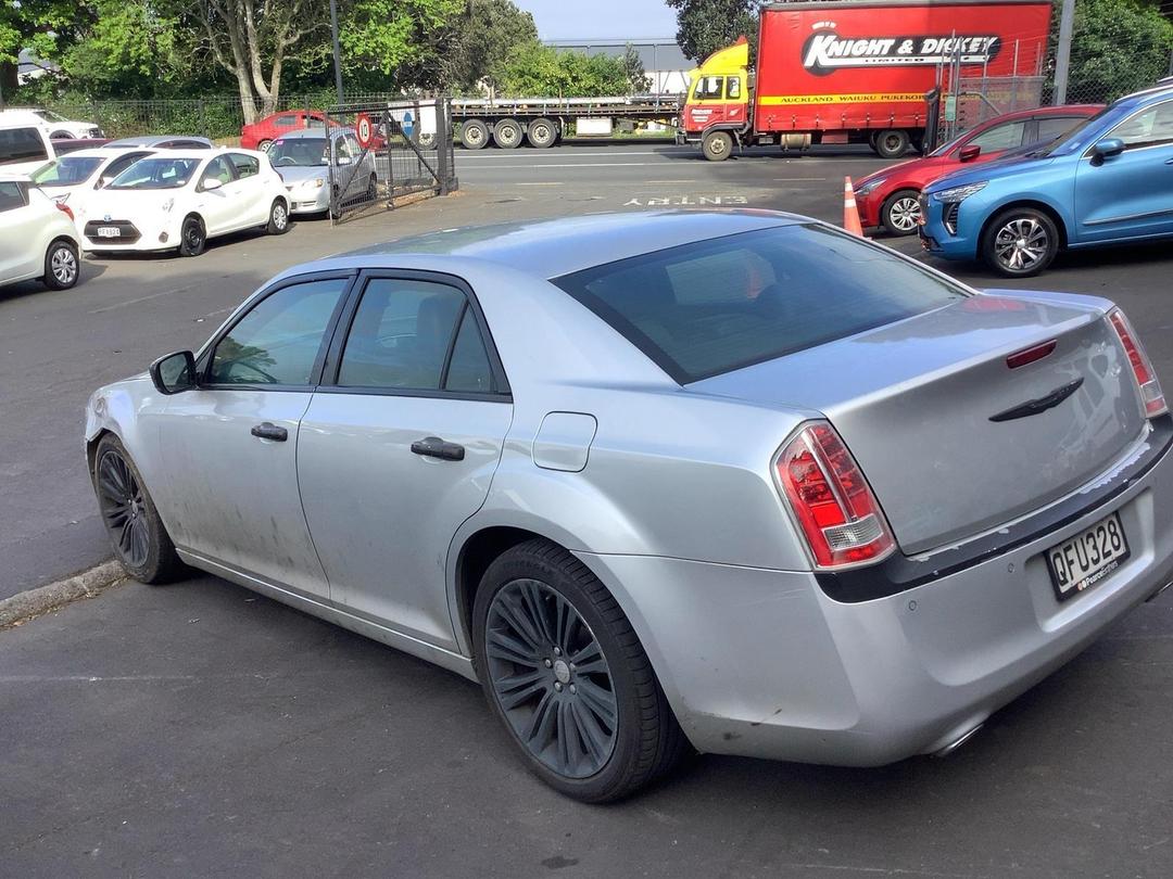 Photo '6' of Chrysler 300C V6 LUX Photo '6' of Chrysler 300C V6 LUX