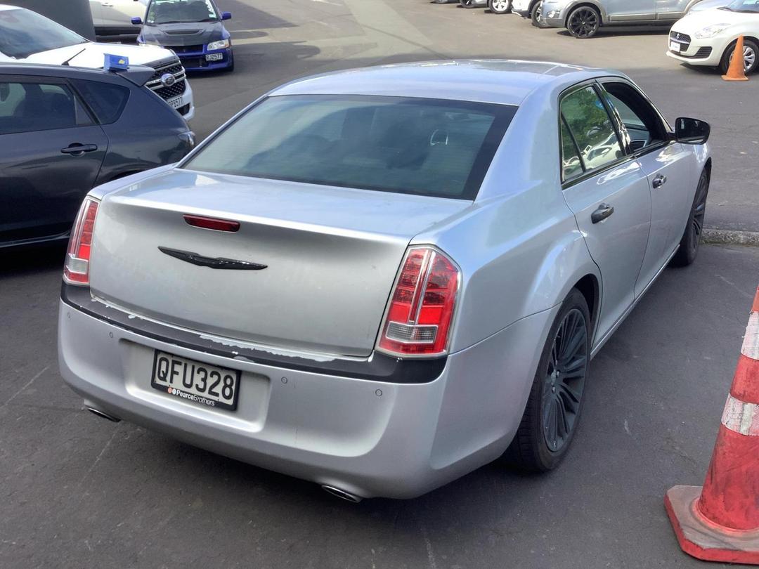 Photo '4' of Chrysler 300C V6 LUX Photo '4' of Chrysler 300C V6 LUX