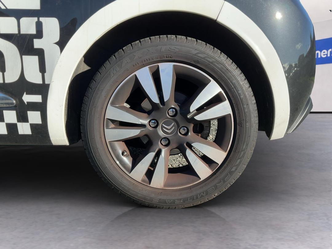 Photo '9' of Citroen DS3 Dstyle Photo '9' of Citroen DS3 Dstyle