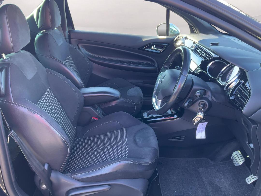 Photo '14' of Citroen DS3 Dstyle Photo '14' of Citroen DS3 Dstyle