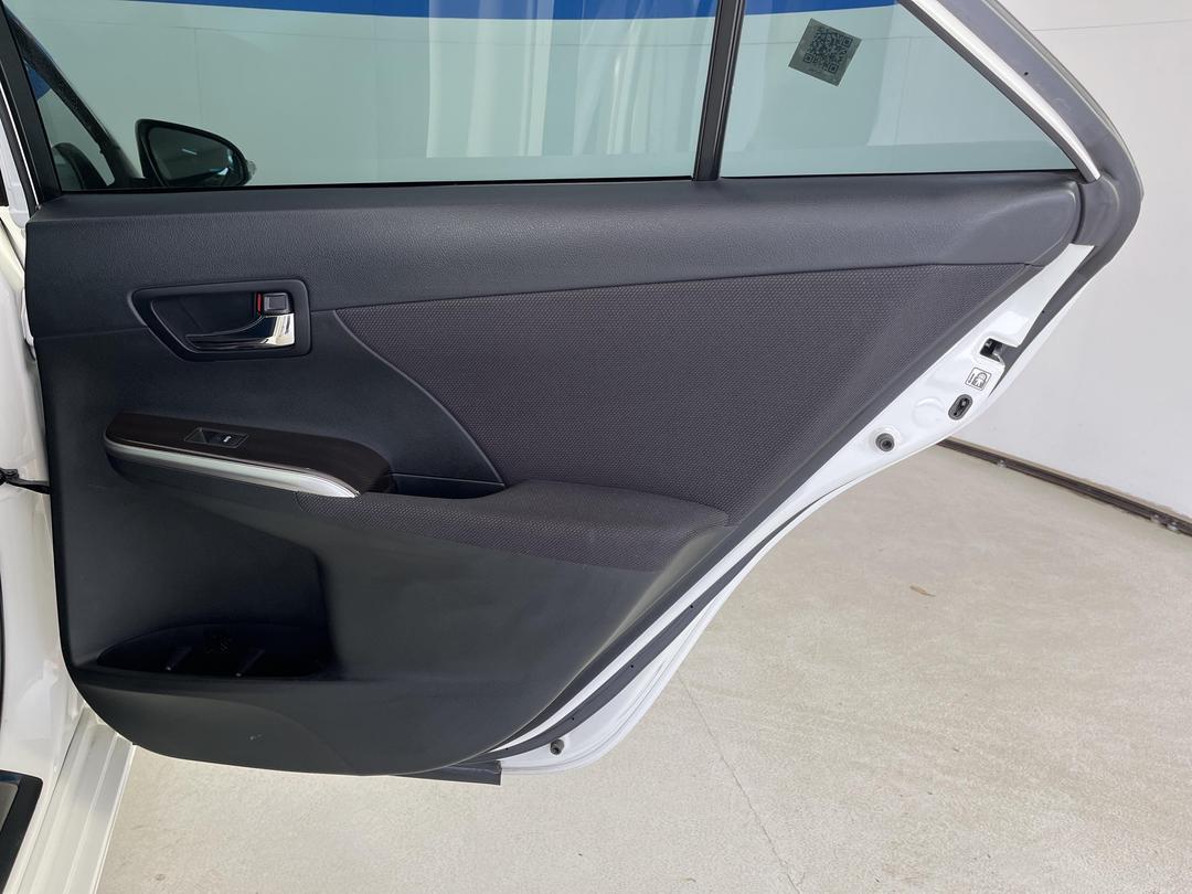 Photo '19' of Daihatsu Altis