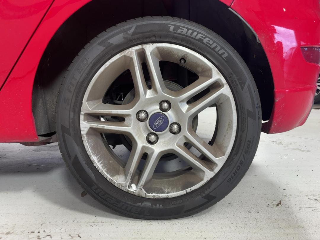 Photo '11' of Ford Fiesta
