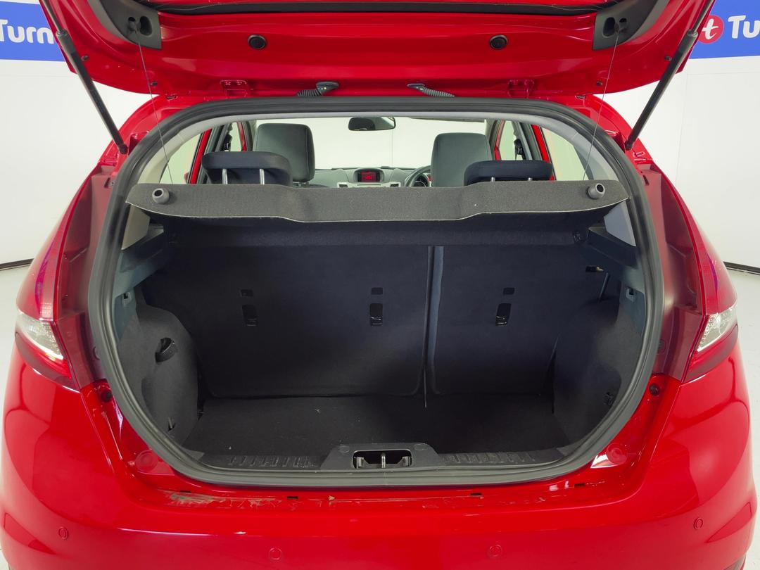 Photo '14' of Ford Fiesta