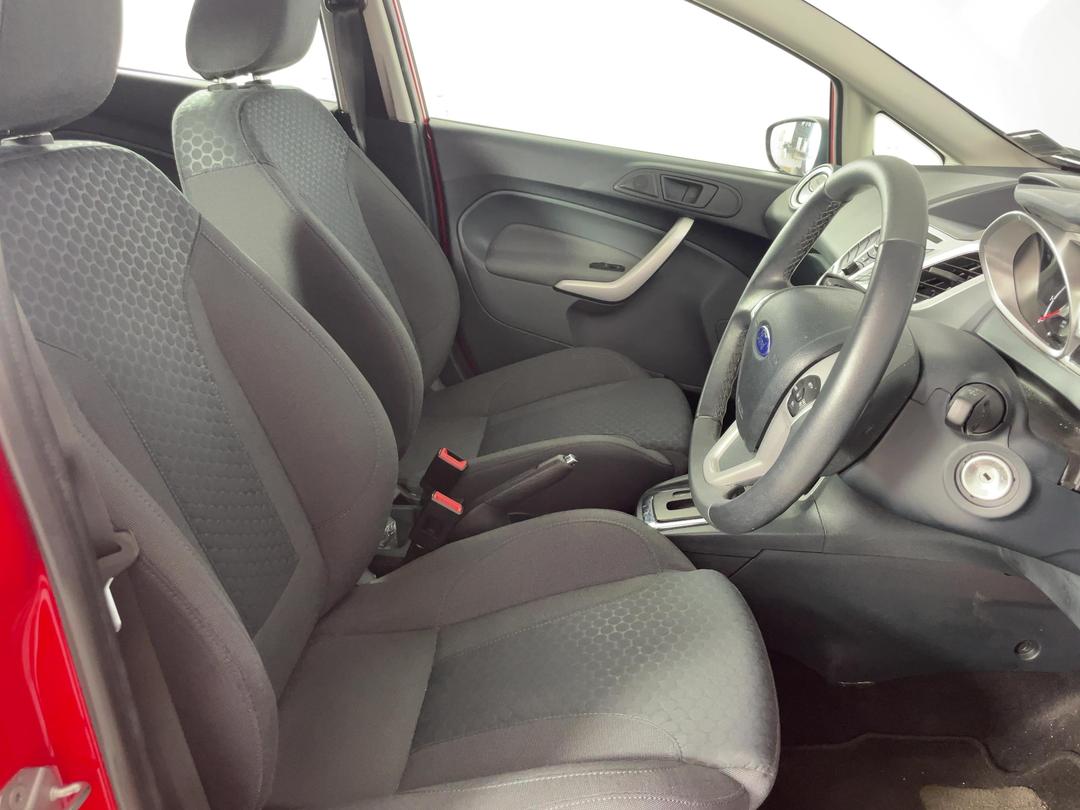 Photo '16' of Ford Fiesta