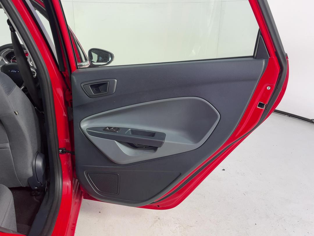 Photo '19' of Ford Fiesta