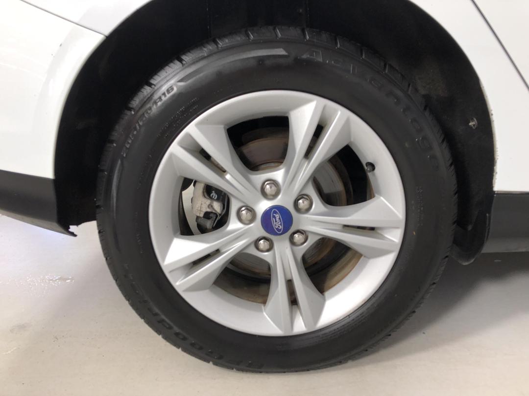 Photo '10' of Ford Focus