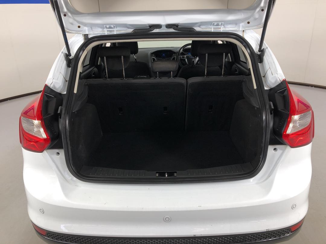 Photo '12' of Ford Focus