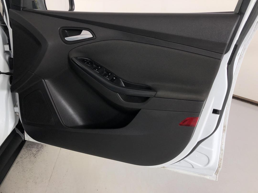 Photo '13' of Ford Focus