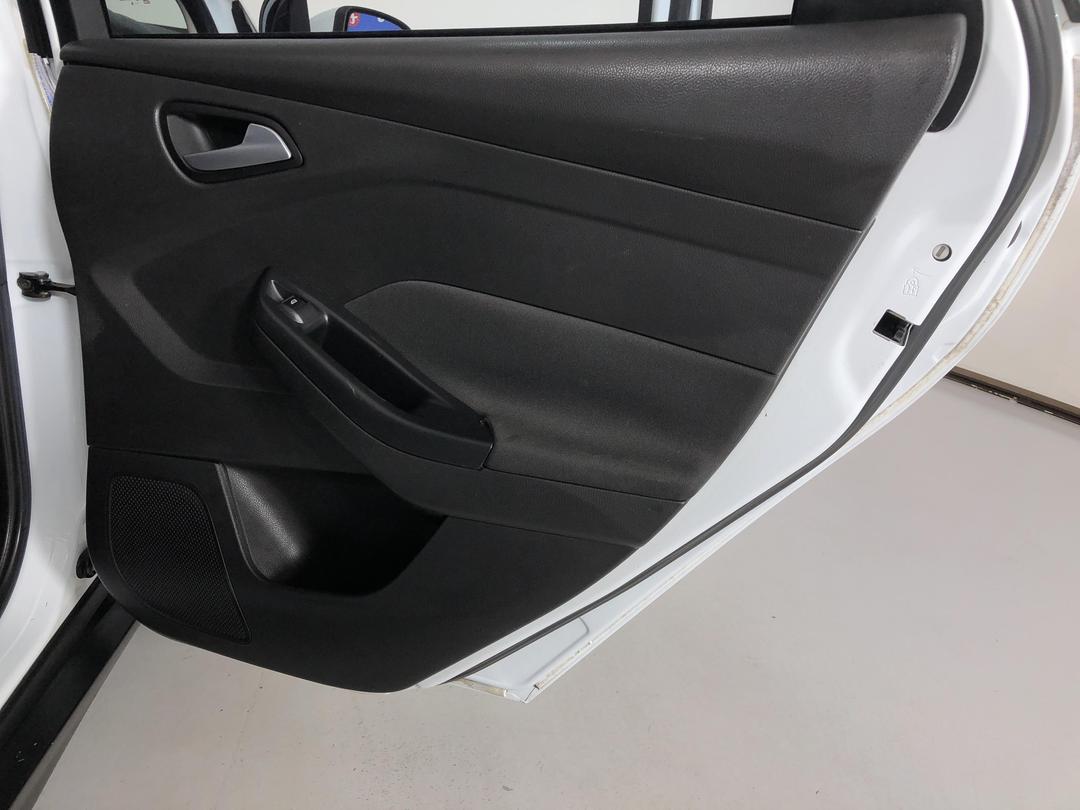 Photo '17' of Ford Focus