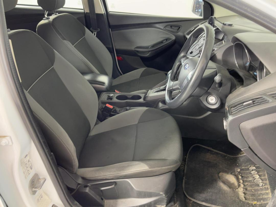 Photo '16' of Ford Focus