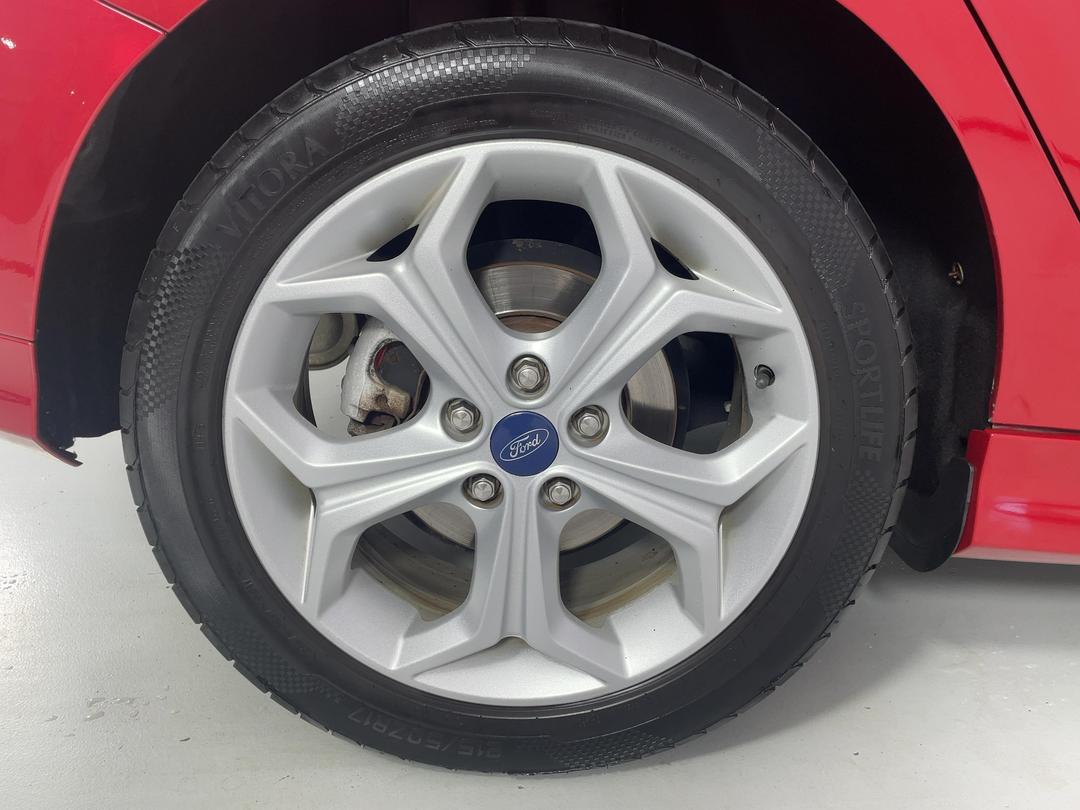 Photo '12' of Ford Focus