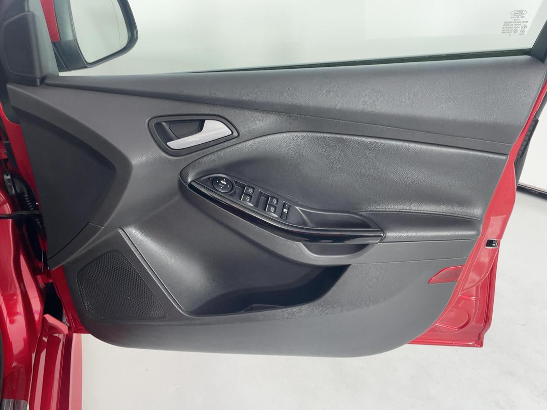 Photo '15' of Ford Focus