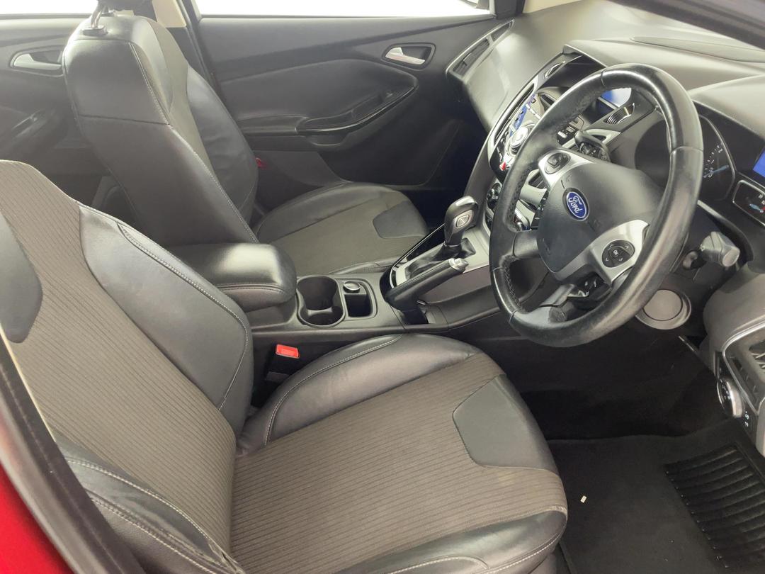 Photo '16' of Ford Focus