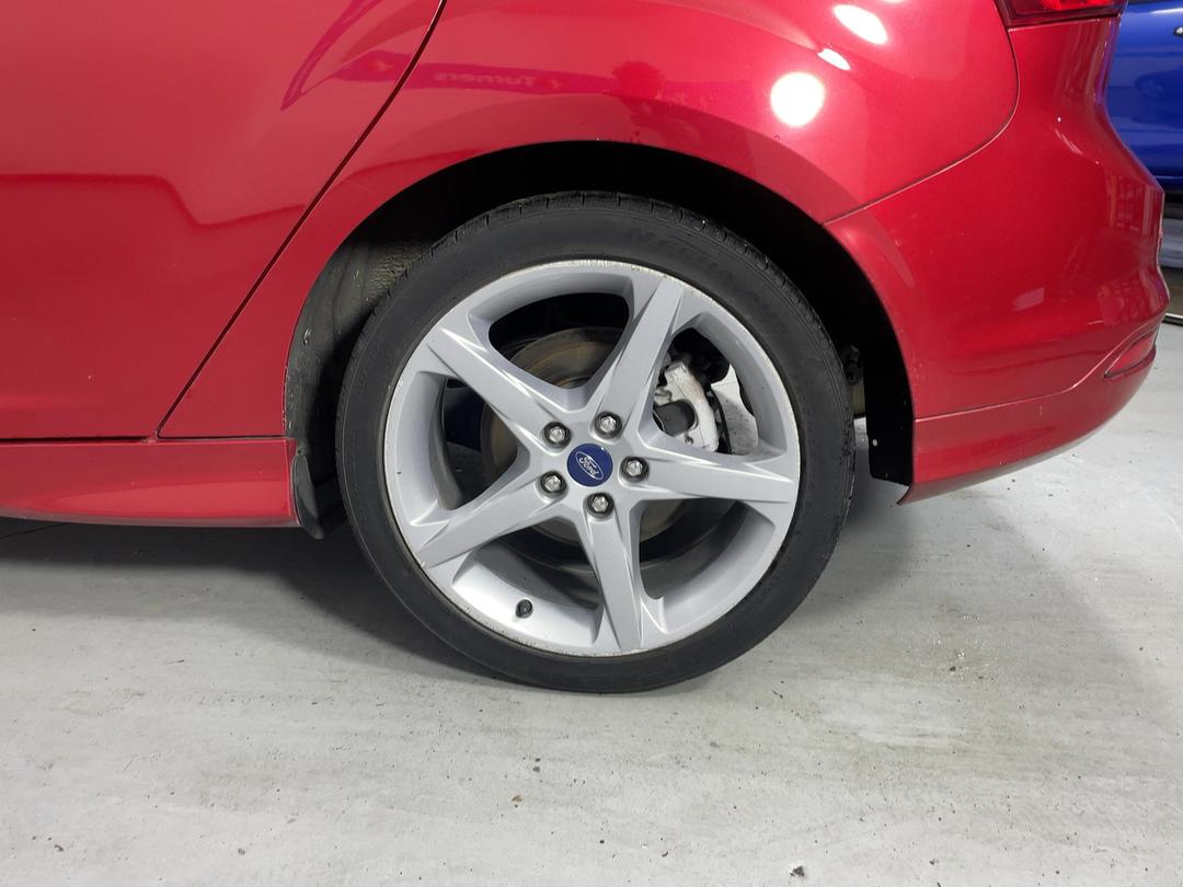 Photo '11' of Ford Focus