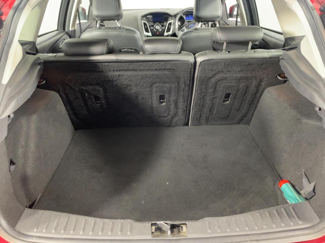 Photo '14' of Ford Focus