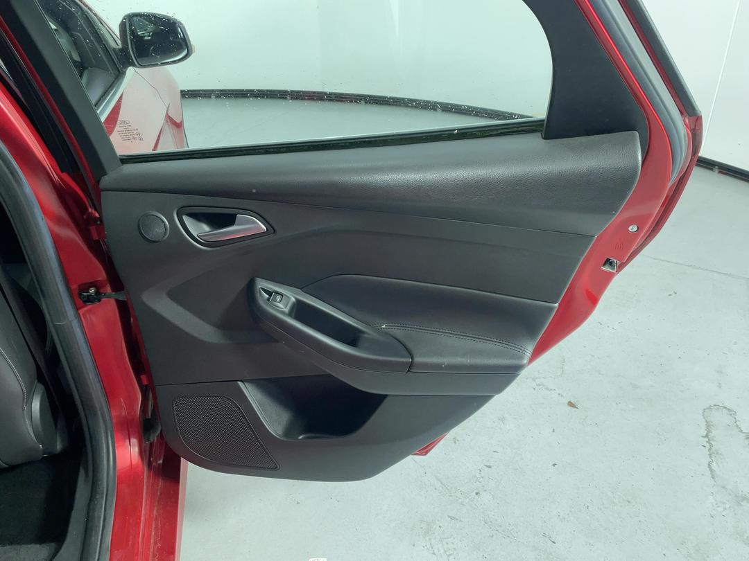 Photo '19' of Ford Focus