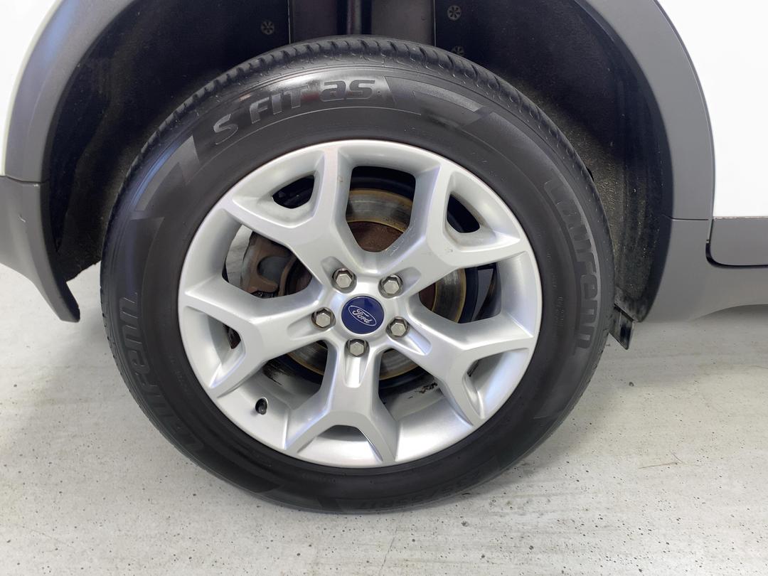 Photo '12' of Ford Kuga