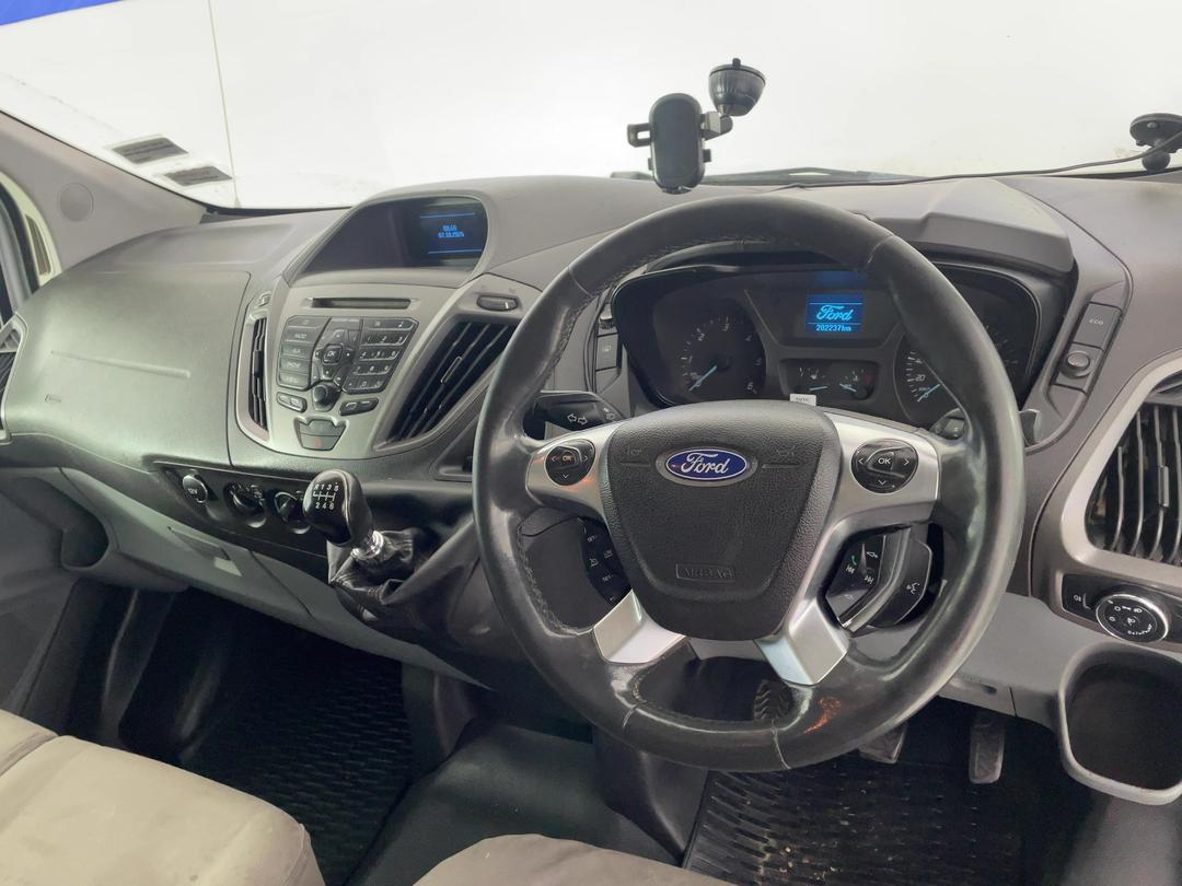 Photo '17' of Ford Transit