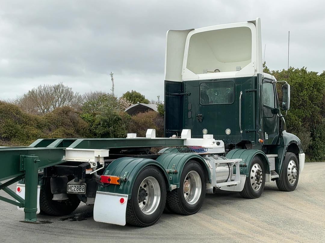 Photo '6' of Freightliner Columbia 112 TRA Truck & Trailer Combination Tractor Unit