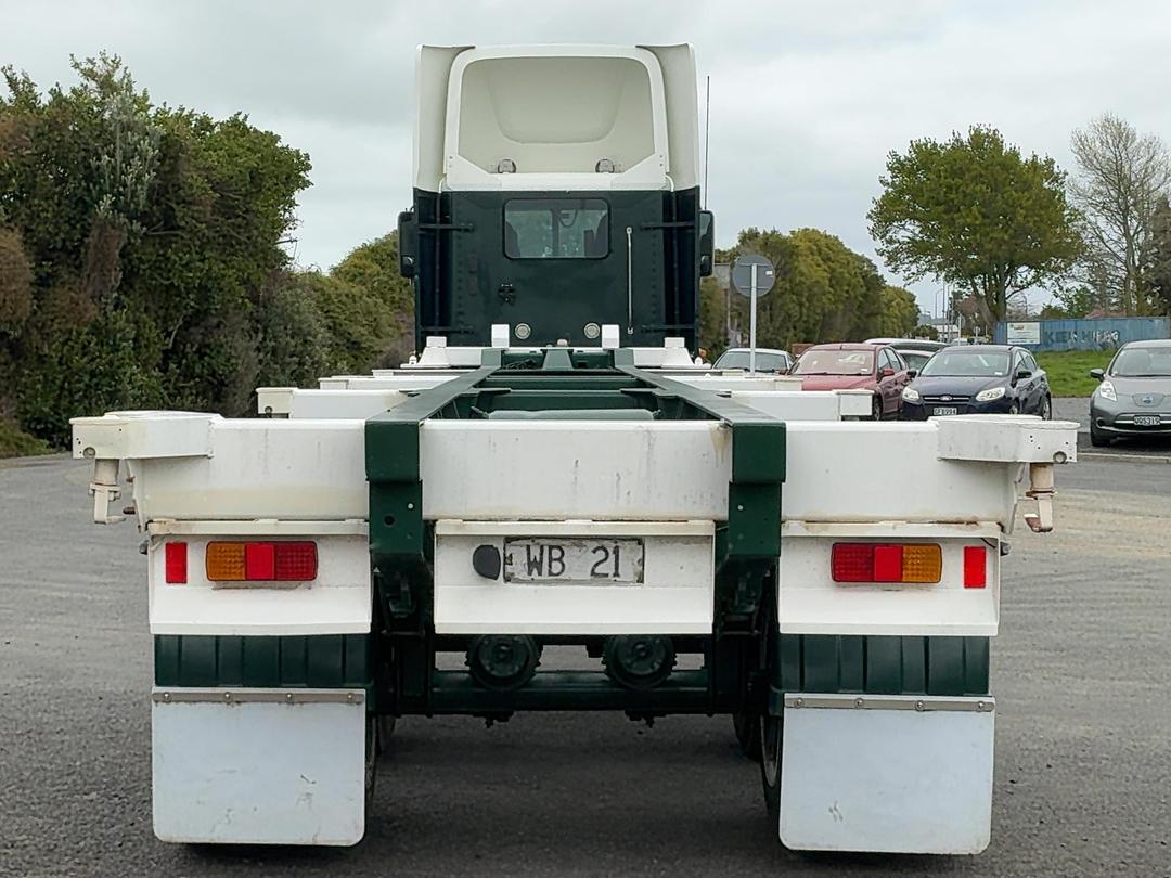 Photo '8' of Freightliner Columbia 112 TRA Truck & Trailer Combination Tractor Unit