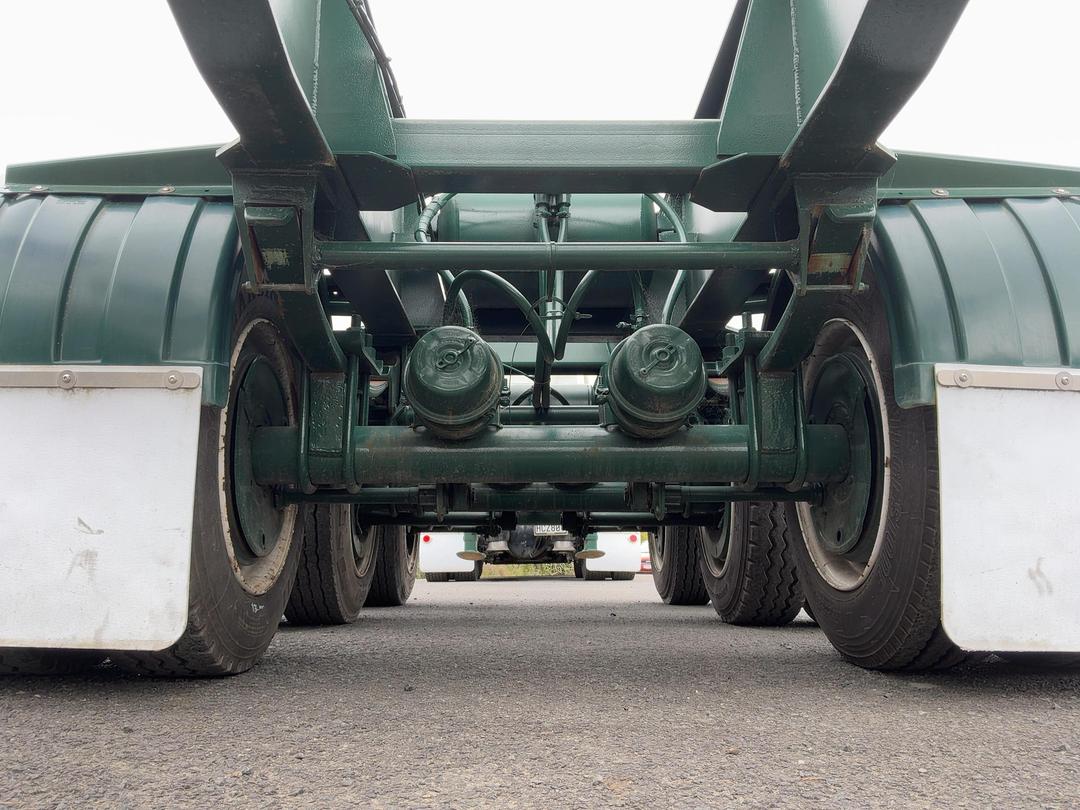 Photo '39' of Freightliner Columbia 112 TRA Truck & Trailer Combination Tractor Unit
