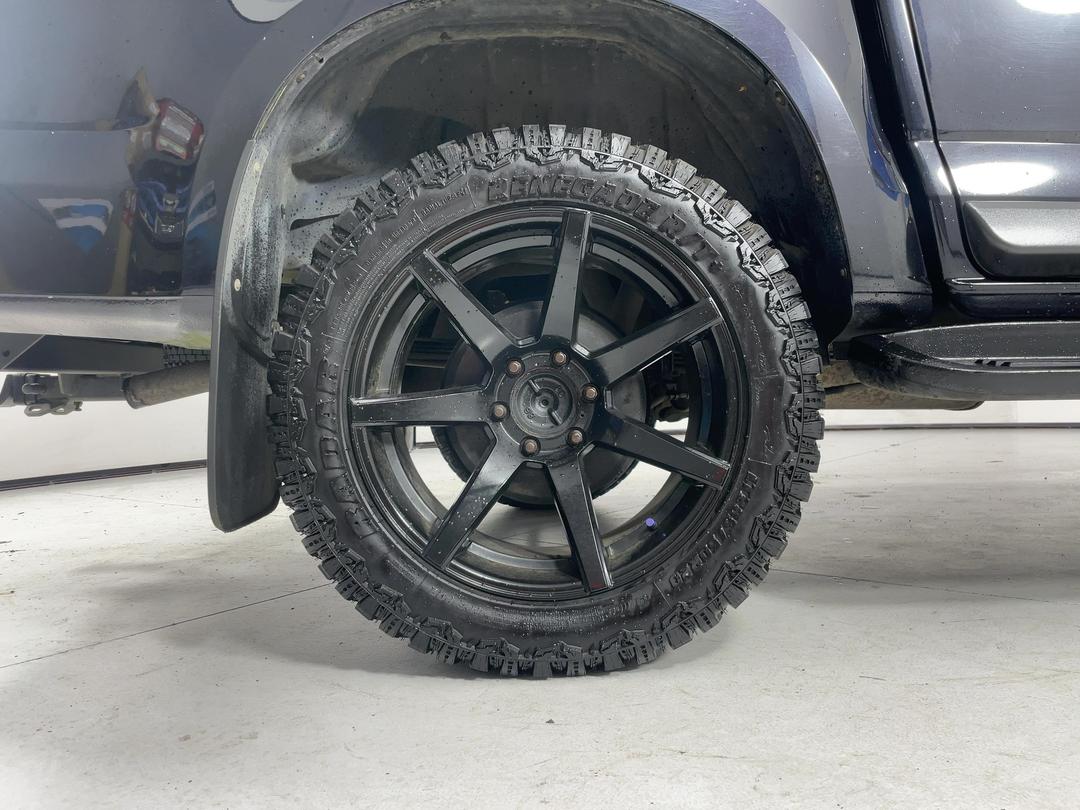 Photo '12' of Holden Colorado