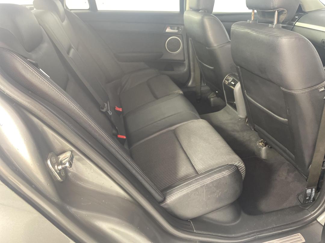 Photo '20' of Holden Commodore