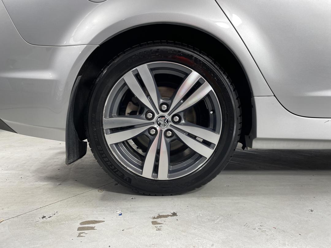 Photo '12' of Holden Commodore