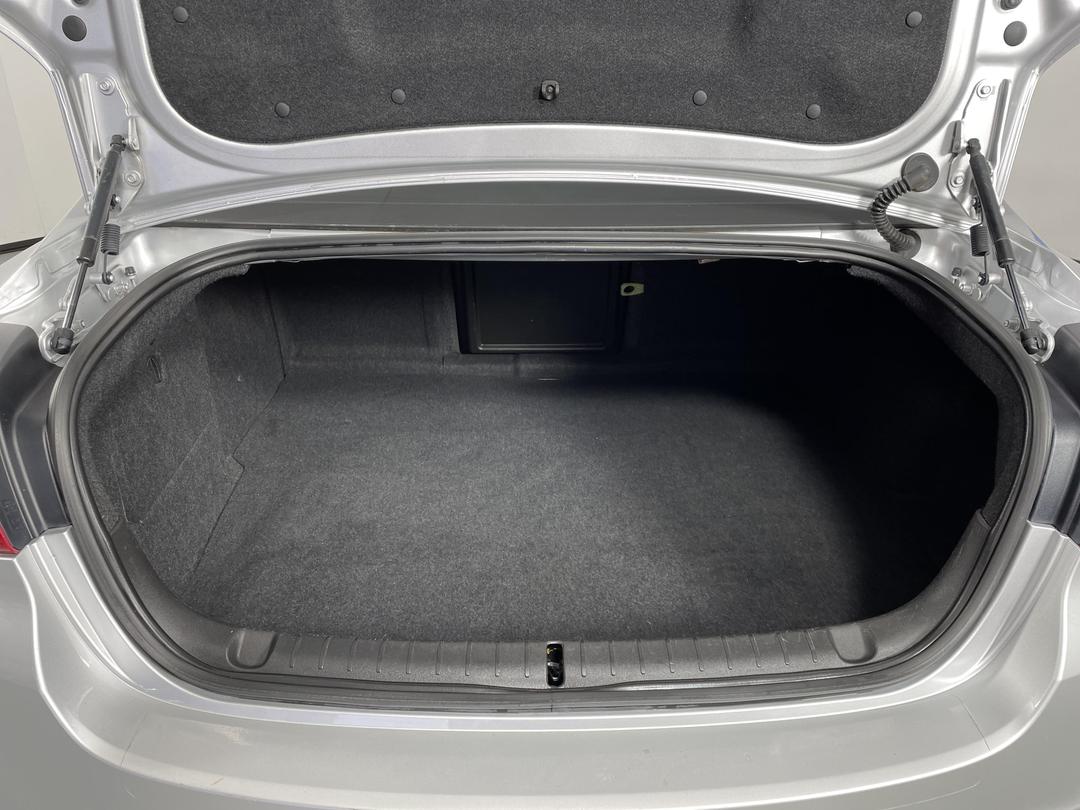 Photo '14' of Holden Commodore