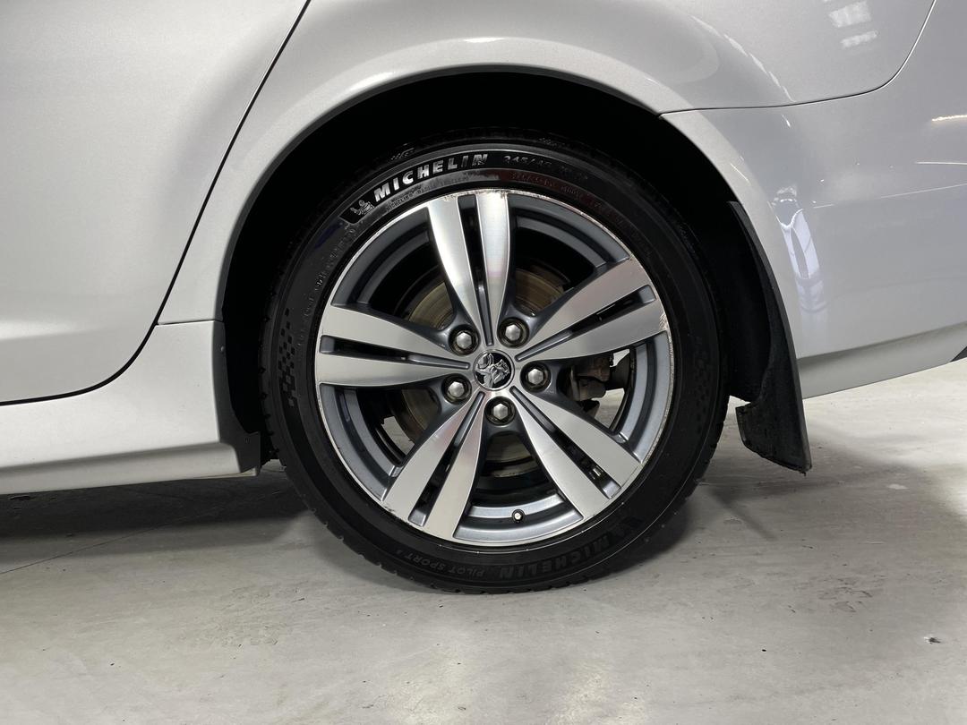 Photo '11' of Holden Commodore