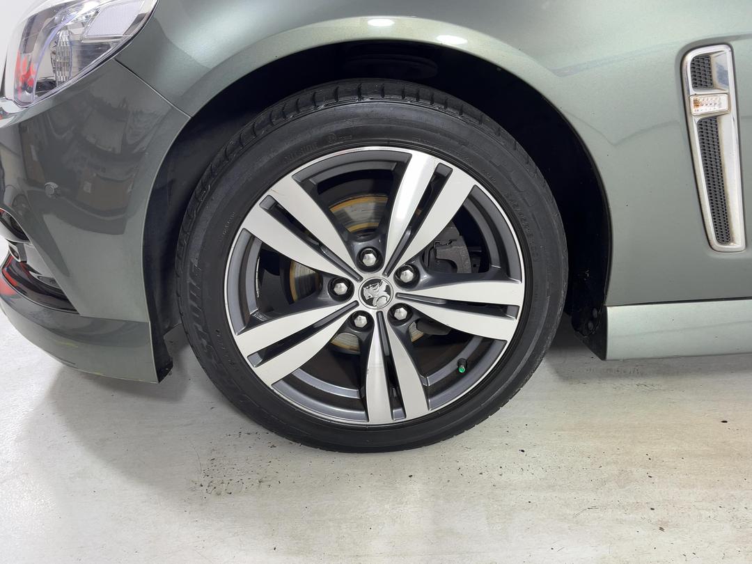 Photo '10' of Holden Commodore