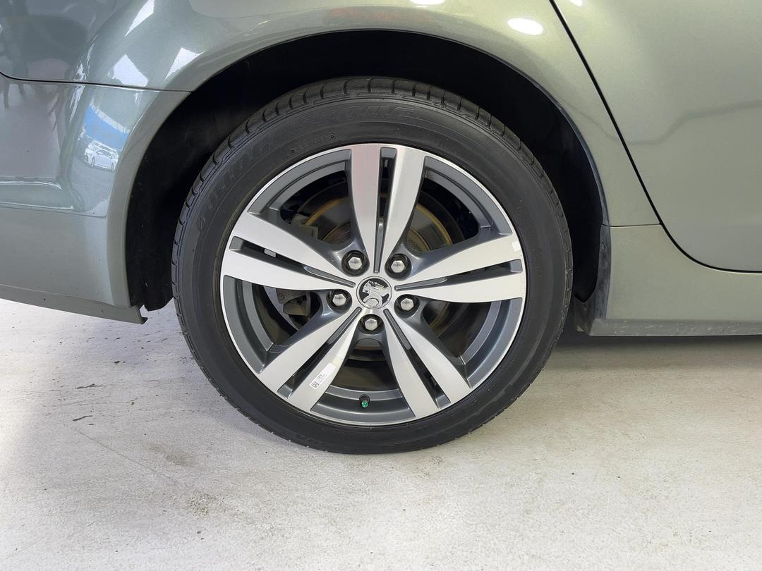 Photo '12' of Holden Commodore