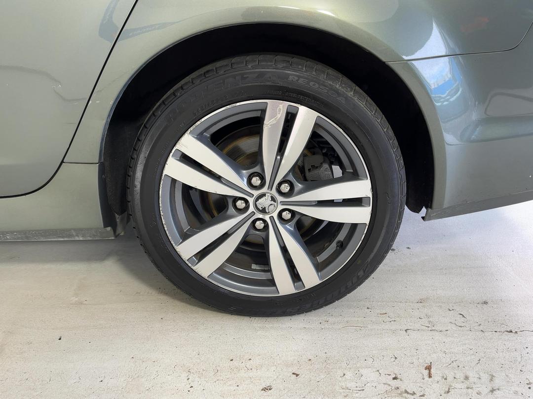 Photo '11' of Holden Commodore