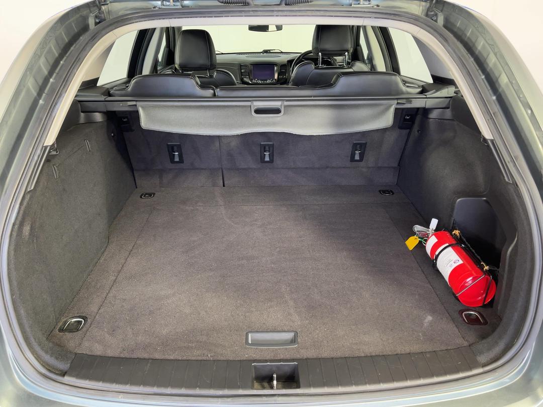 Photo '14' of Holden Commodore