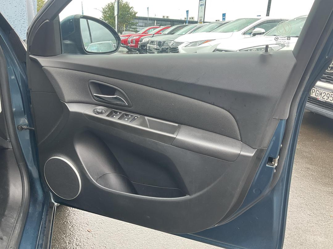 Photo '8' of Holden Cruze CD HB T