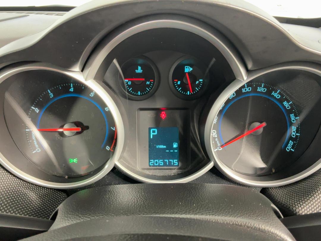 Photo '21' of Holden Cruze