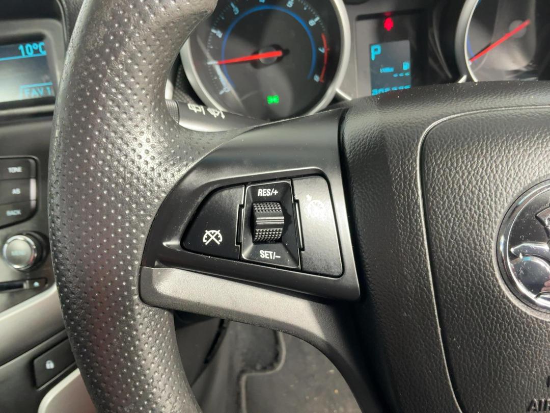 Photo '23' of Holden Cruze