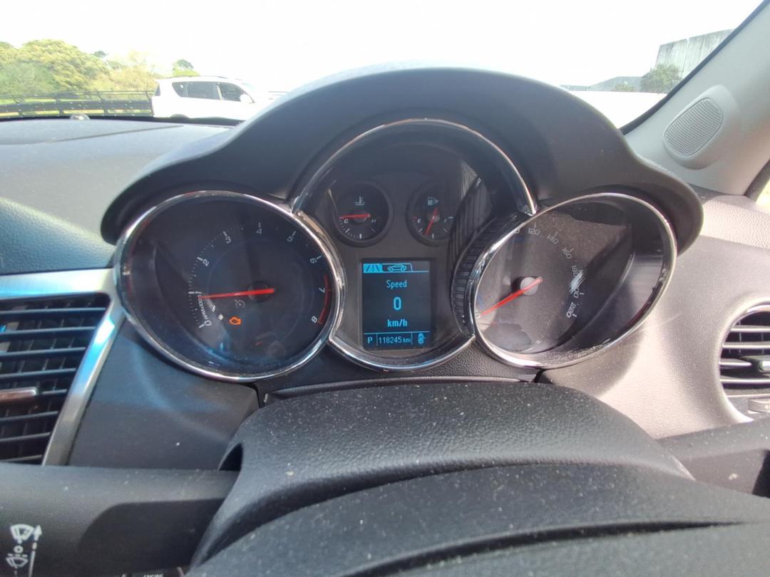 Photo '9' of Holden Cruze CDX Photo '9' of Holden Cruze CDX