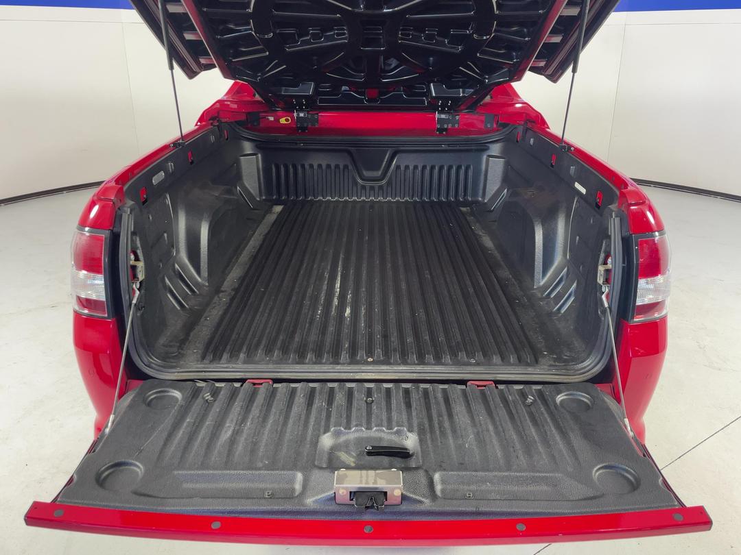 Photo '14' of Holden Maloo