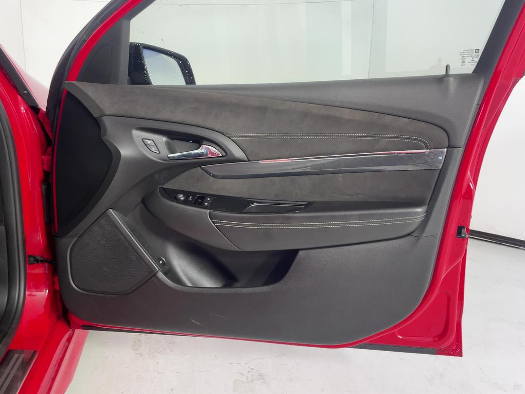 Photo '15' of Holden Maloo