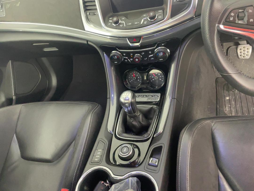 Photo '18' of Holden Maloo