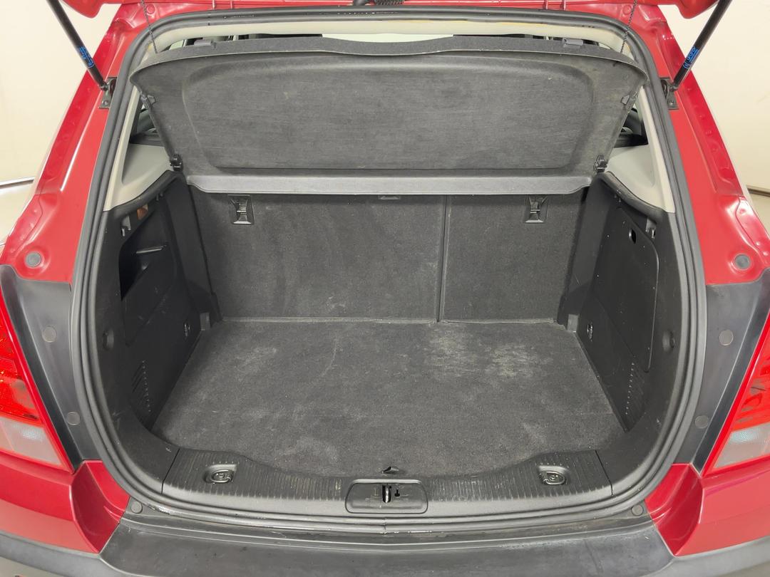 Photo '14' of Holden Trax
