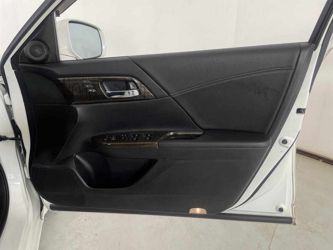 Photo '15' of Honda Accord