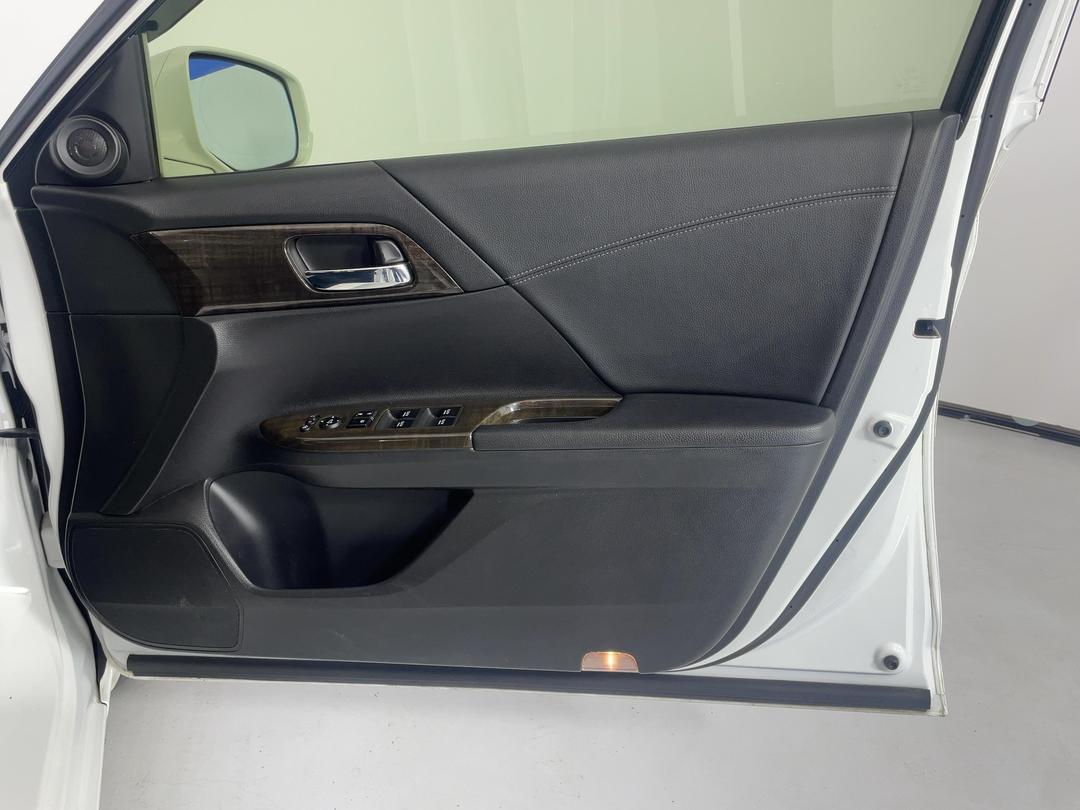 Photo '15' of Honda Accord