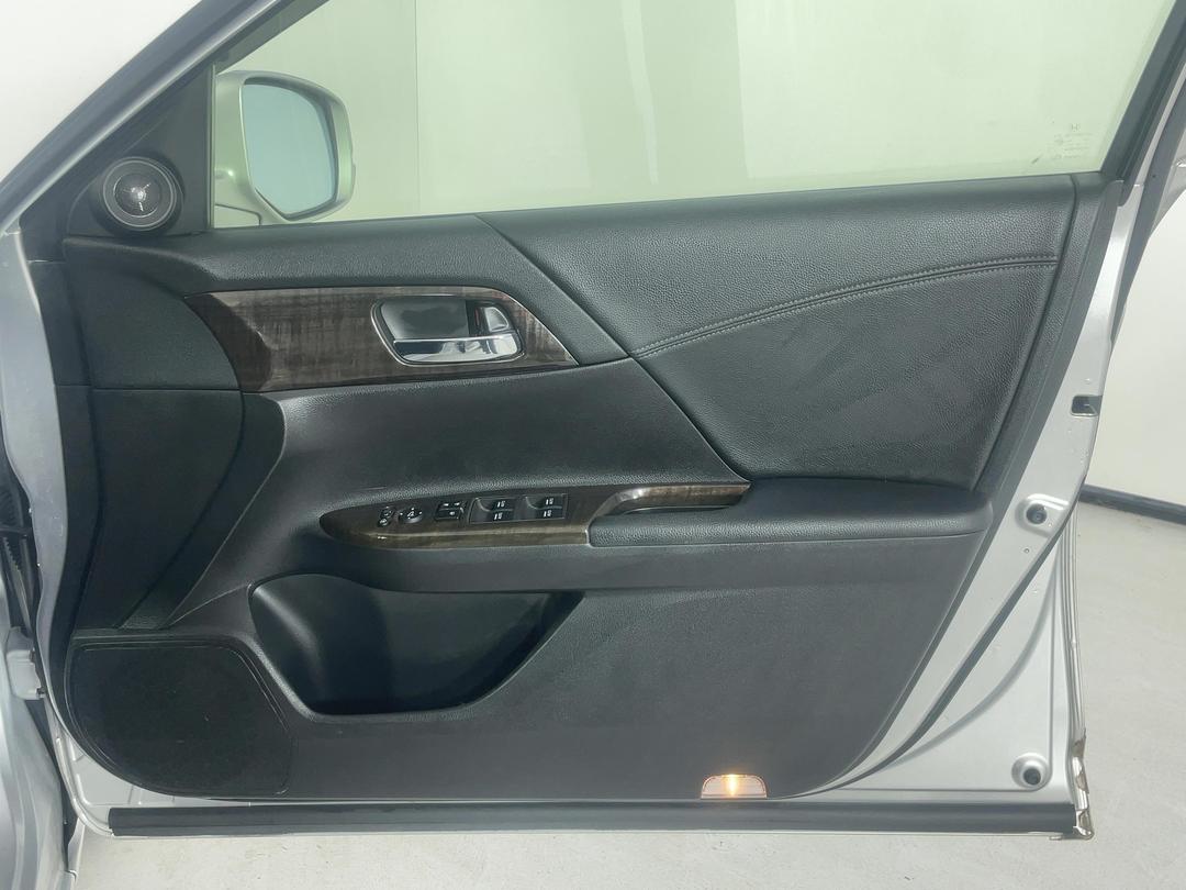 Photo '15' of Honda Accord