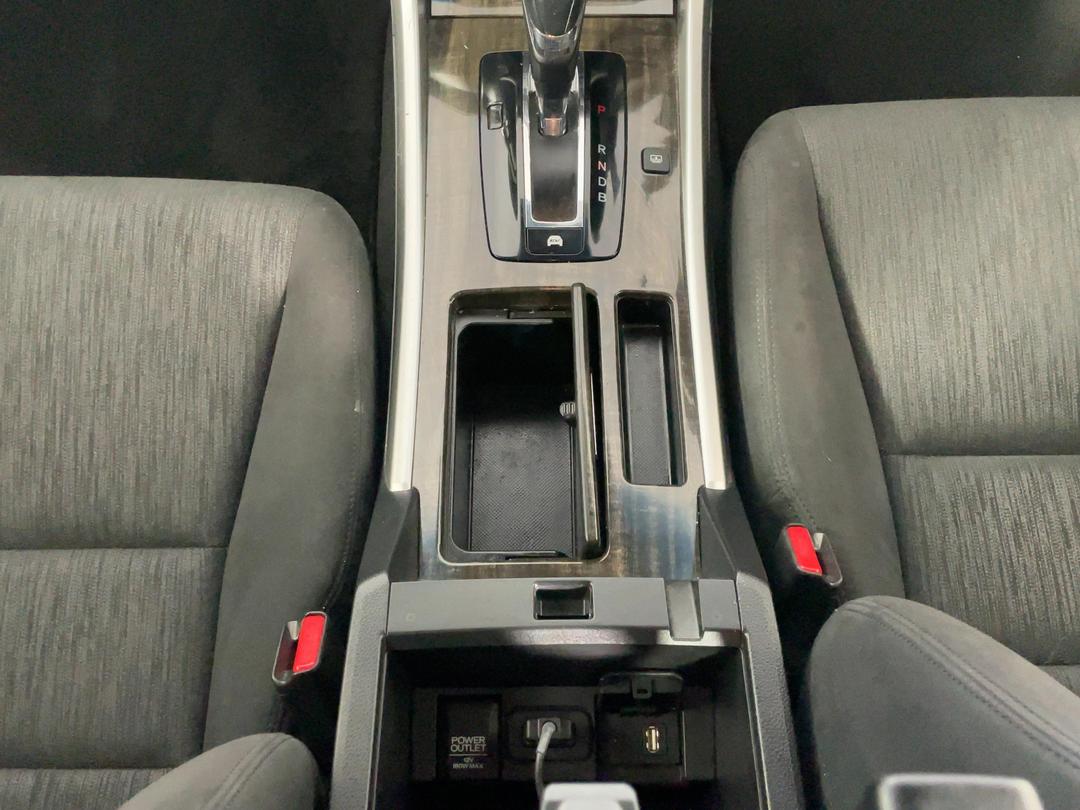 Photo '18' of Honda Accord